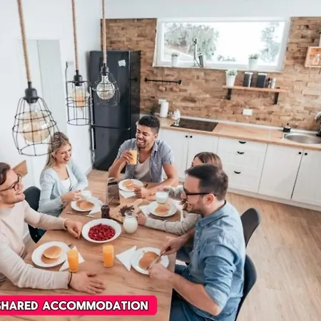 *rc246*for Your Relaxed & Cosy + Free Parking * Leeds (West Yorkshire)